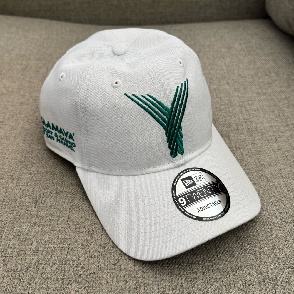 New Era White Graphic Logo Unisex Hat✨